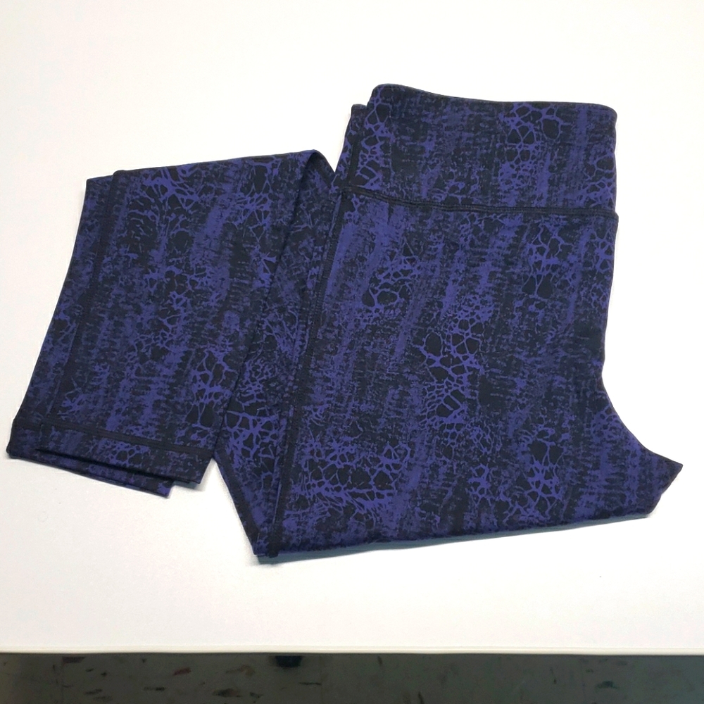 Kirkland legging size Medium